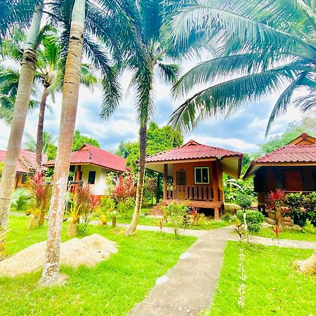 Hotel Khao Sok Nung House à Khao Sok National Park Extérieur photo