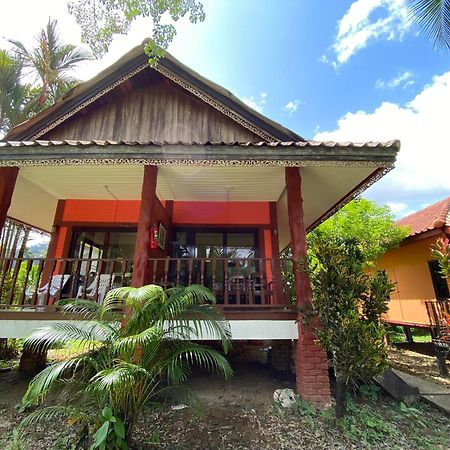 Hotel Khao Sok Nung House à Khao Sok National Park Extérieur photo