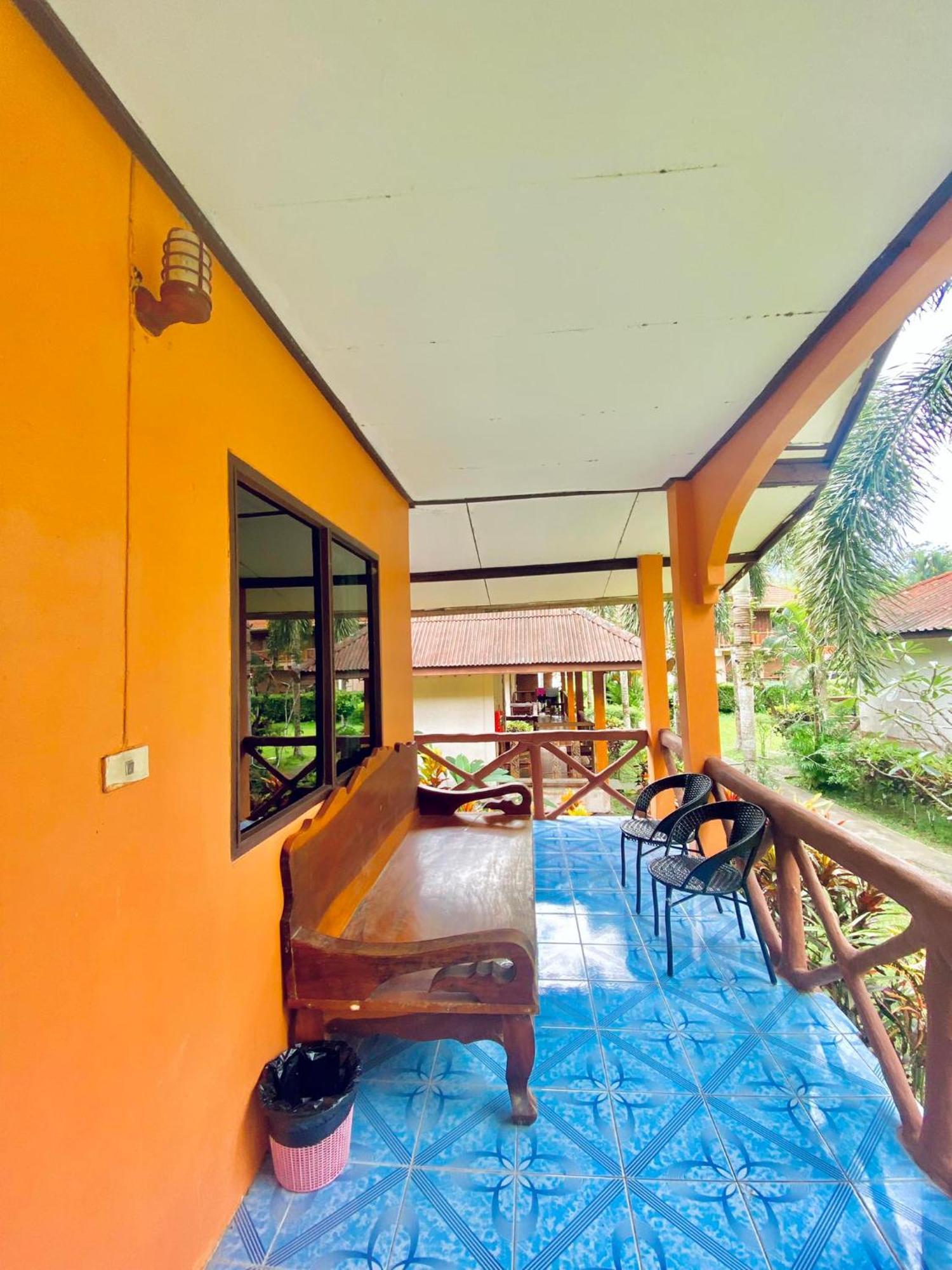 Hotel Khao Sok Nung House à Khao Sok National Park Extérieur photo