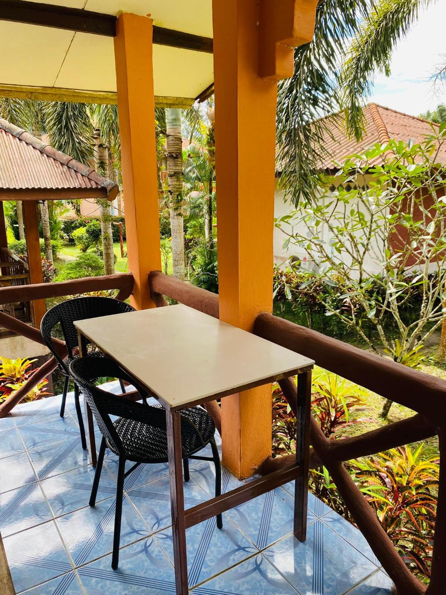 Hotel Khao Sok Nung House à Khao Sok National Park Extérieur photo