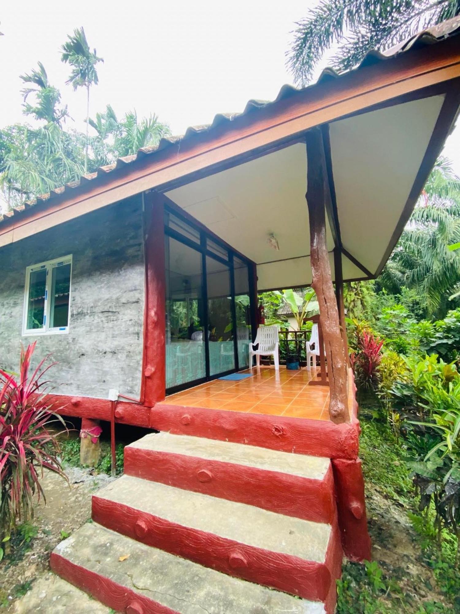 Hotel Khao Sok Nung House à Khao Sok National Park Extérieur photo
