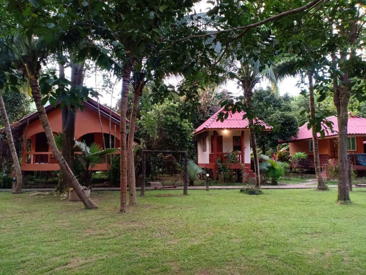 Hotel Khao Sok Nung House à Khao Sok National Park Extérieur photo